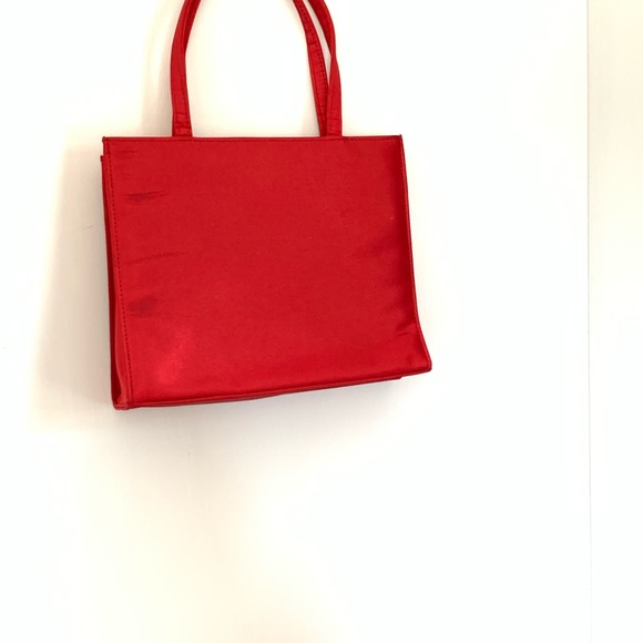 Giorgio Beverly Hills Magnetic closure Satin red bag Versatile for many uses - Picture 4 of 5